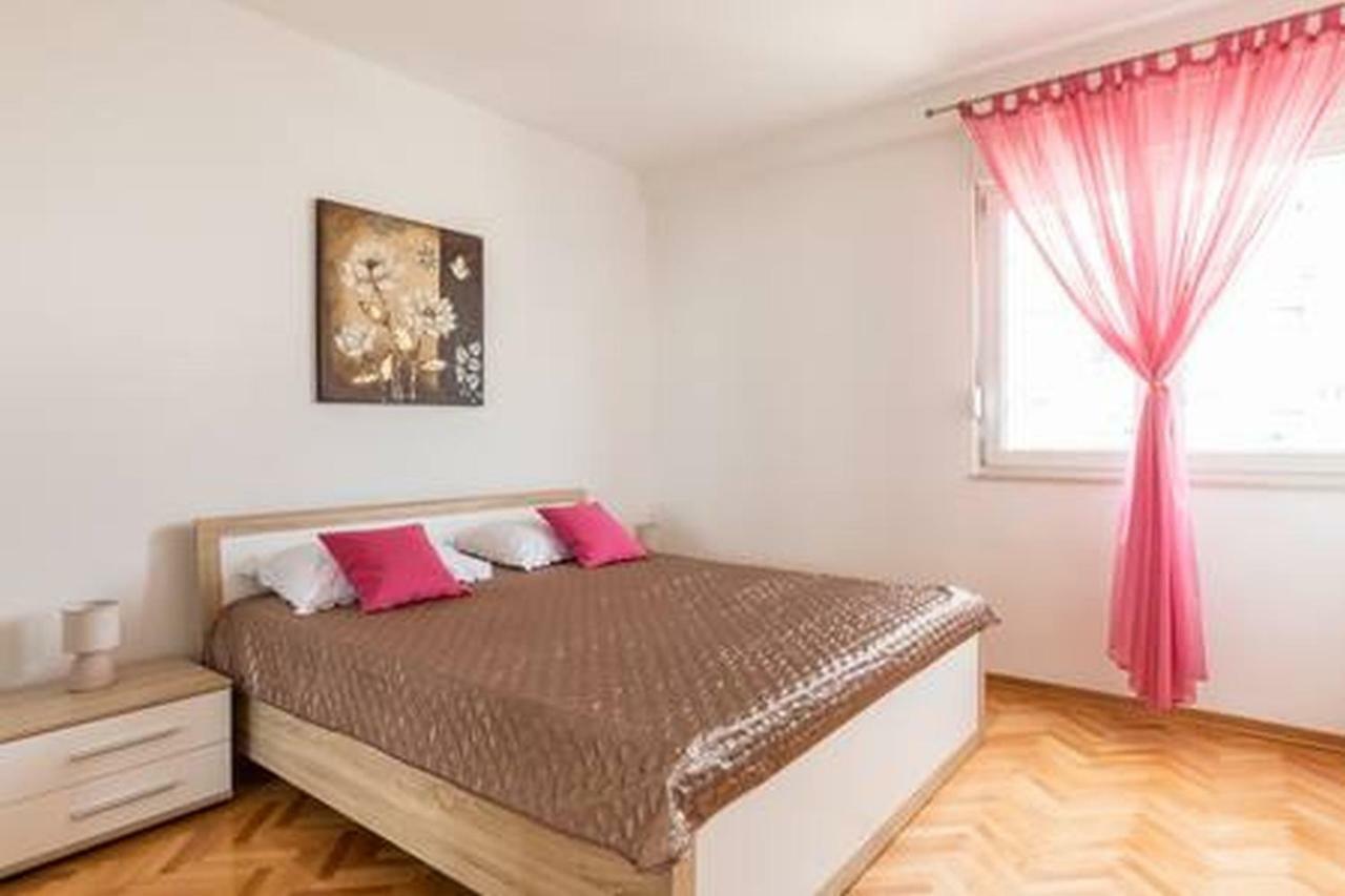 Apartment-center Of Apartment Split
