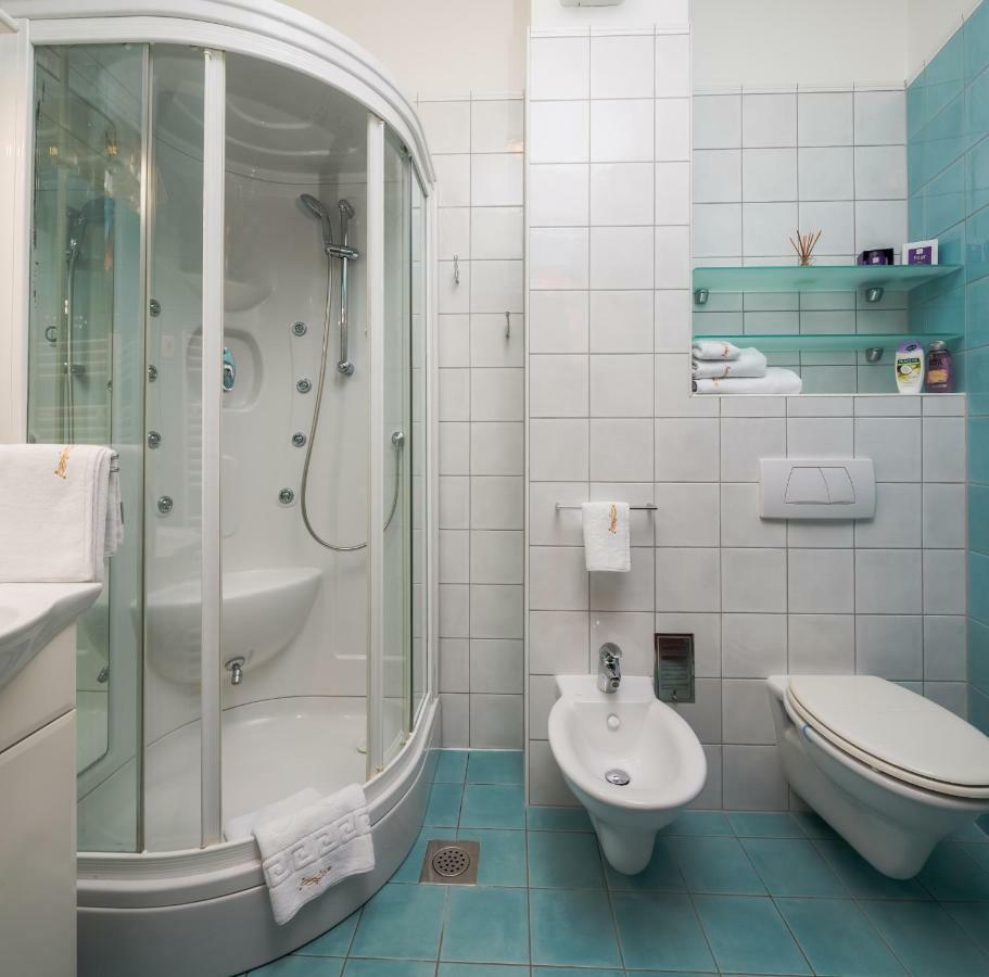 Seaside Gold 1row Apartment Split