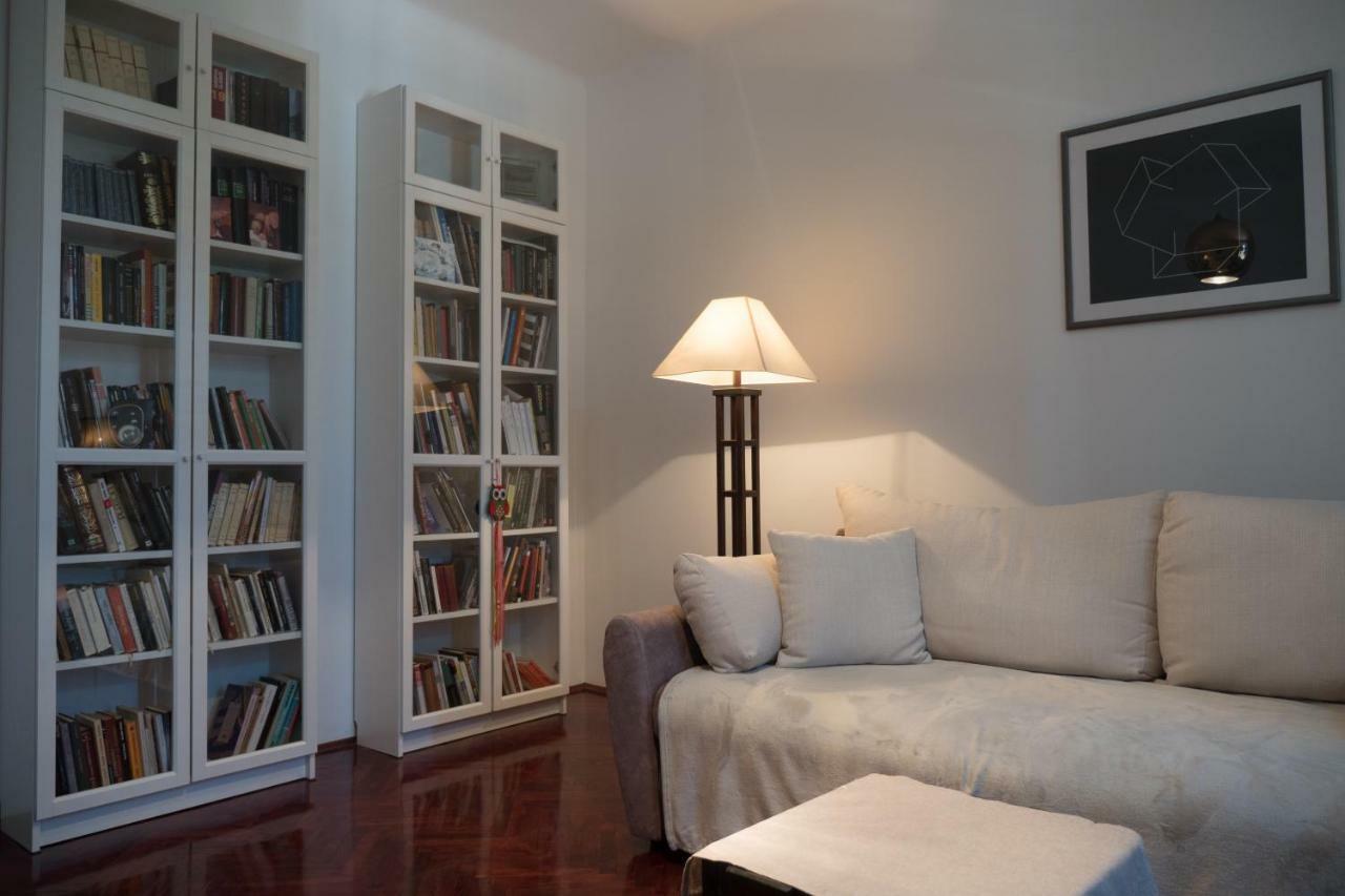 Centre Split Apartment Trina