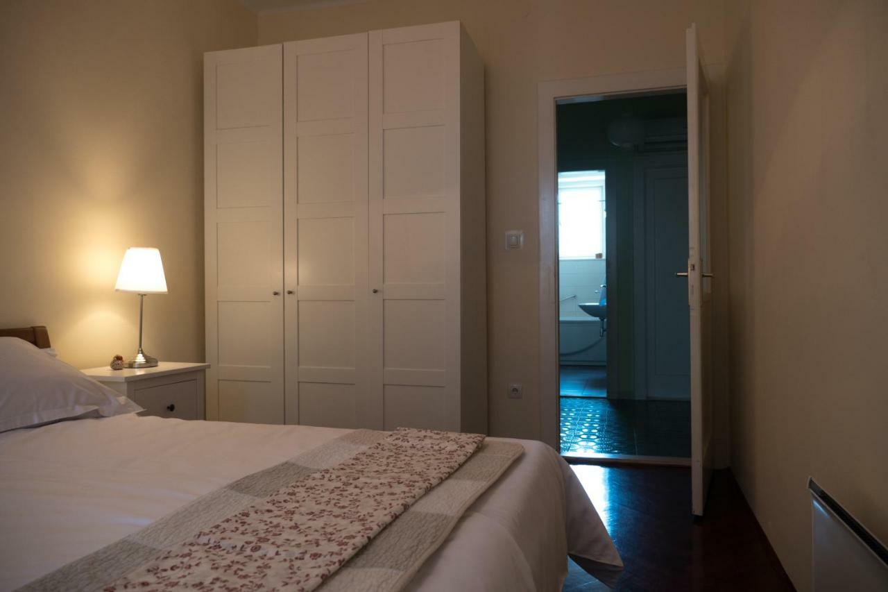 Centre Split Apartment Trina *