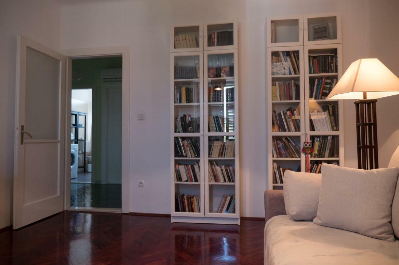 Centre Split Apartment Trina *