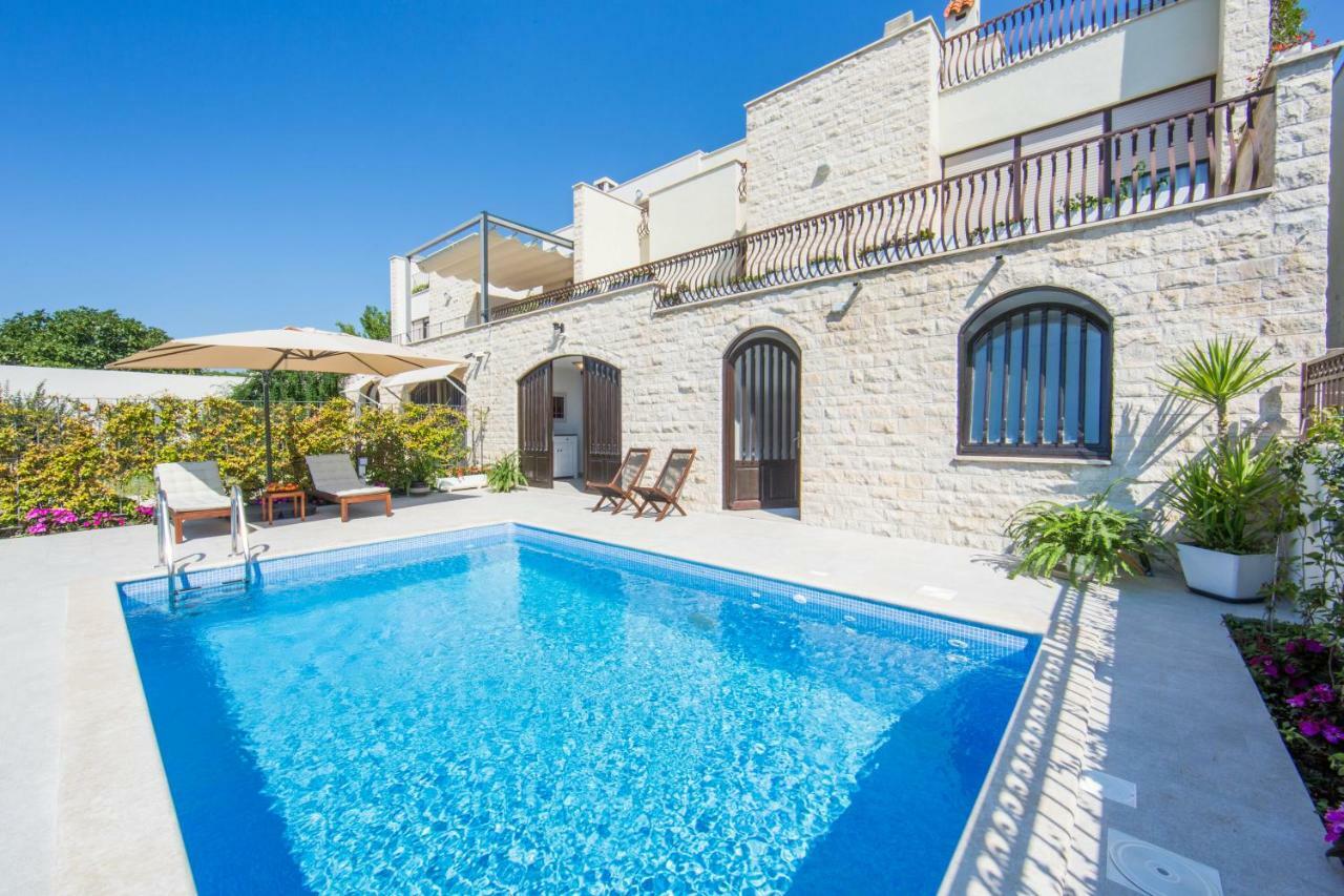 Melody M With Private Pool Apartment