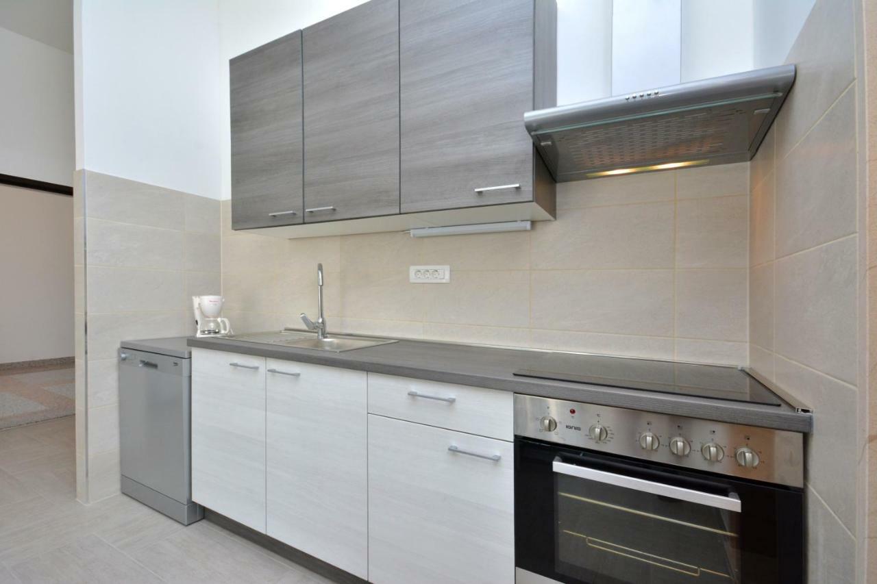 Apartman Lucic Apartment