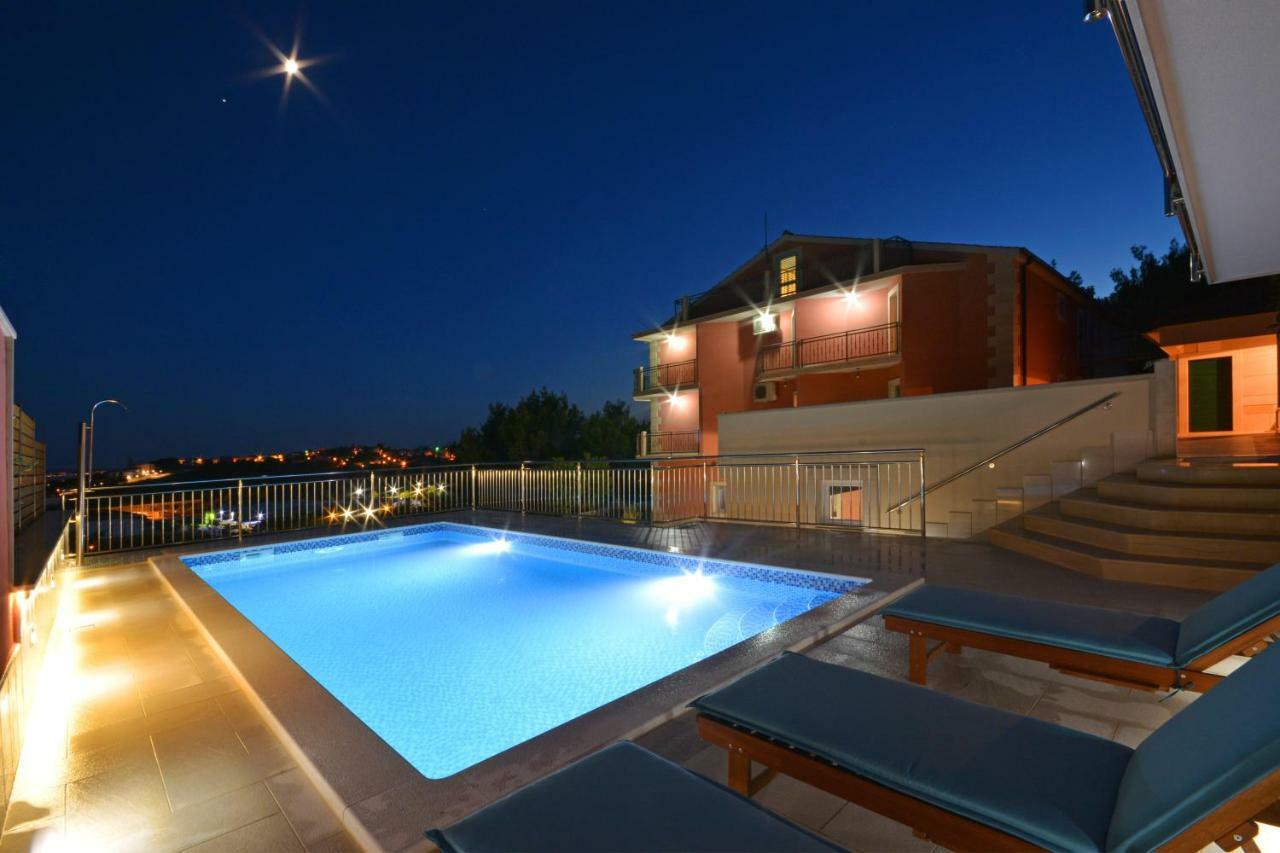Apartman Lucic Apartment *