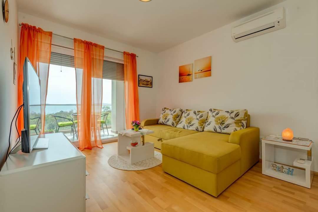 Apartment Alfa *