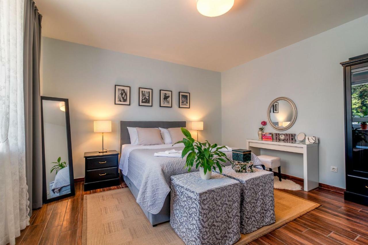 Adriatic Apartman *