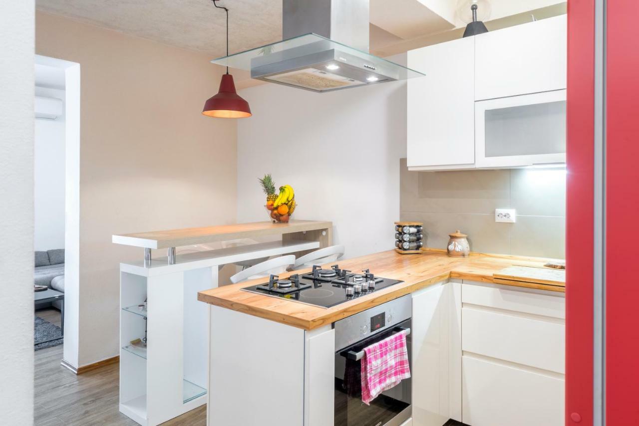 Alena Luxury With Jacuzzi Apartment Split