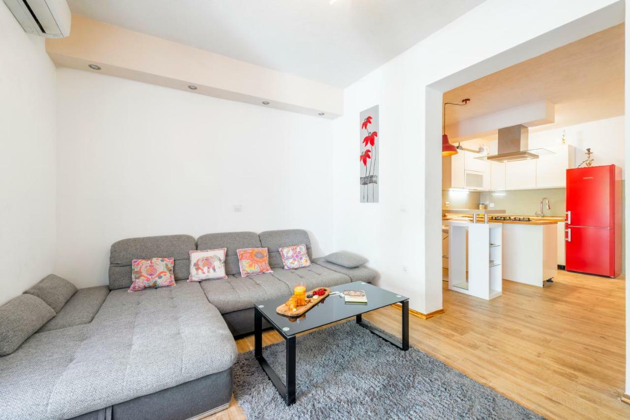 Apartment Alena Luxury With Jacuzzi Split