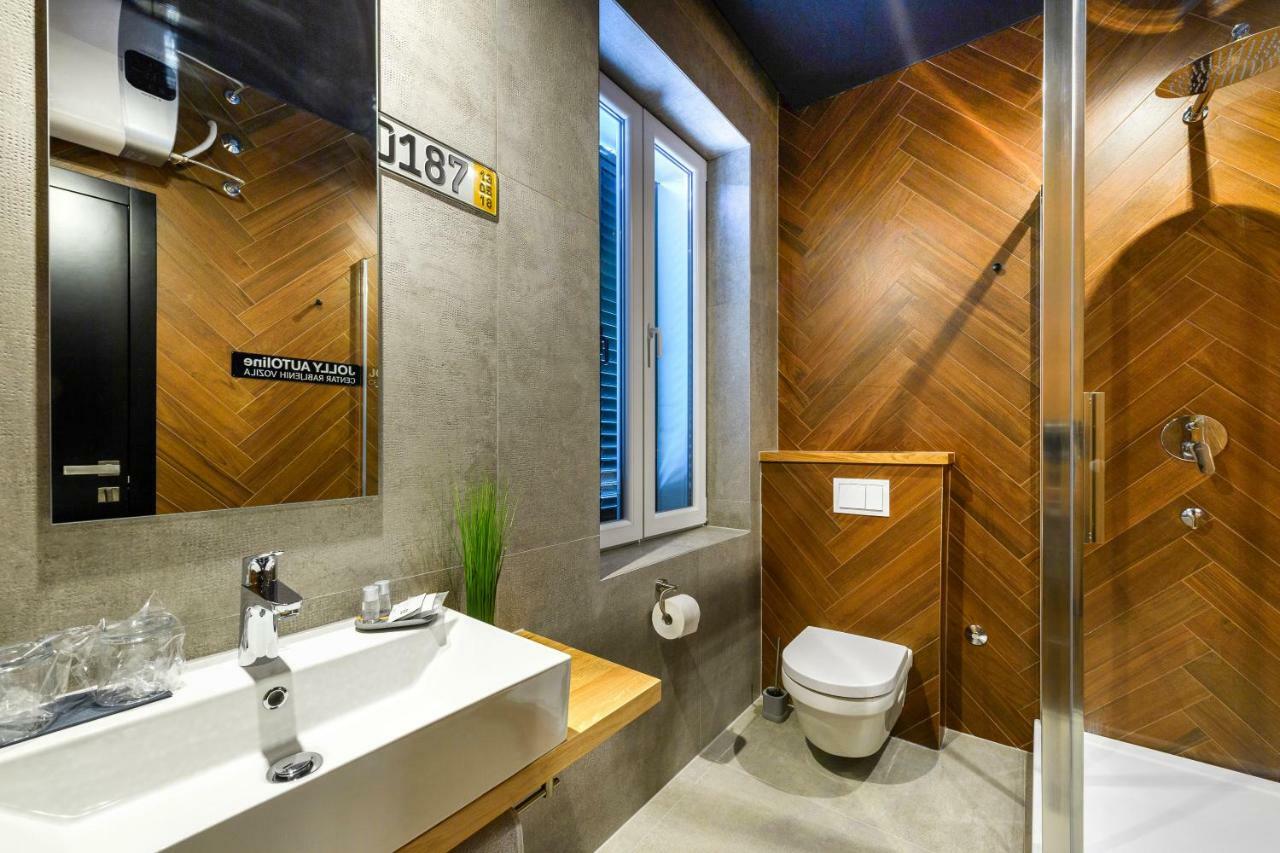 Industrial Design 4* Split