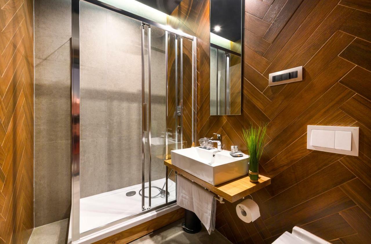Industrial Design 4* Split
