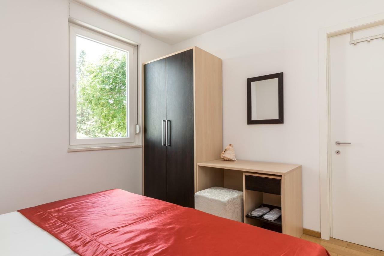 Apartment Apartment Marcela With Private Parking Split