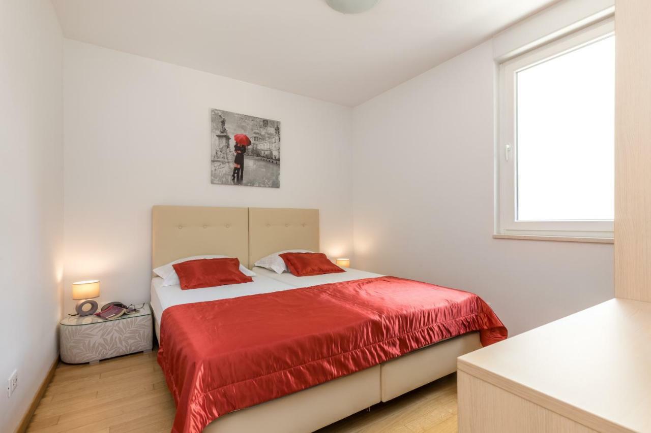 Apartment Apartment Marcela With Private Parking Split