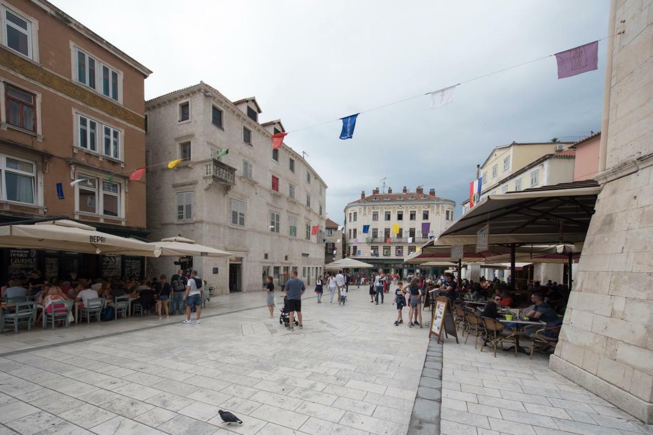 Piazza Square City Top Centre Apartment Split