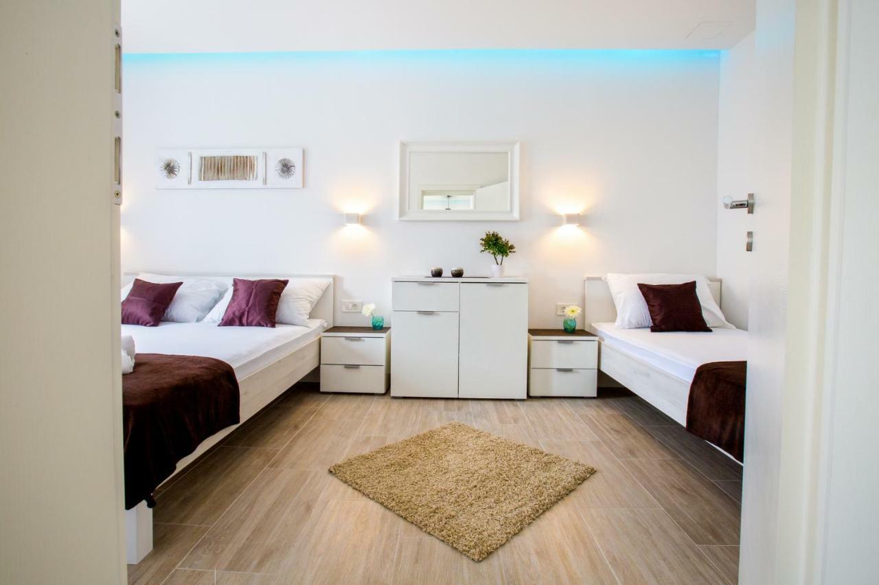 Nives In The Center - Free Parking Apartamento