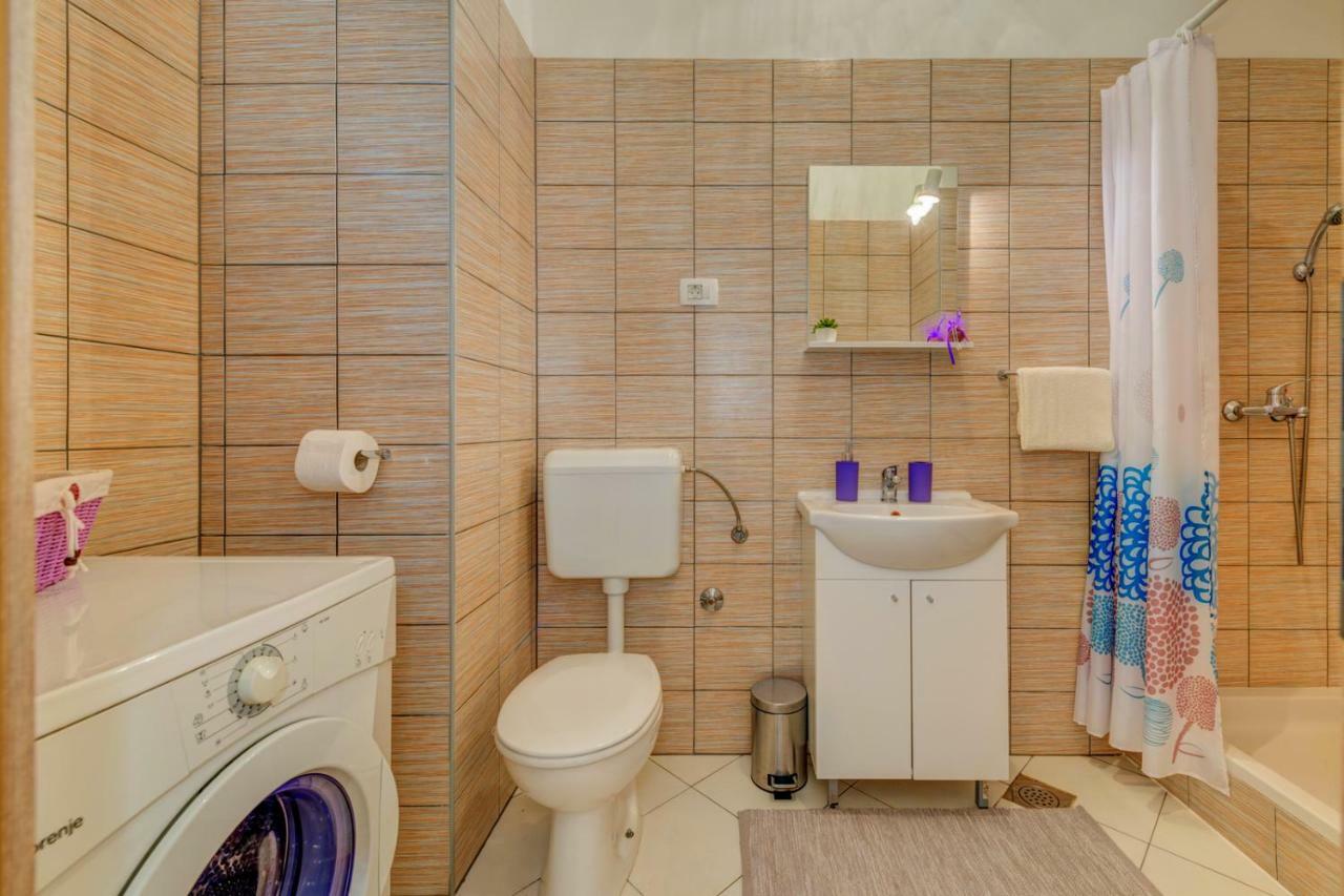Apartment Roko *