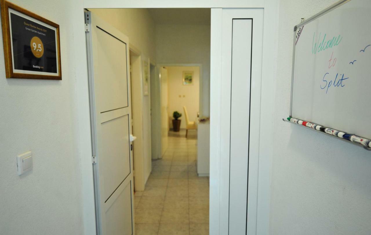 Green Garden Apartment *