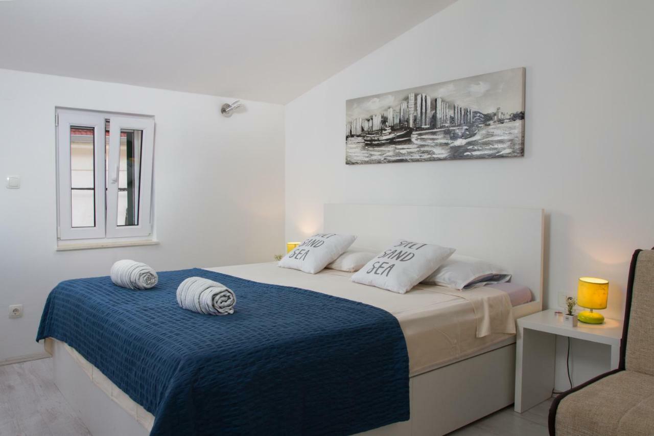 Apartments & Rooms Toni 3*