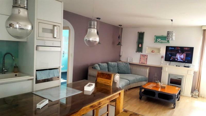 Apartment Romance Split