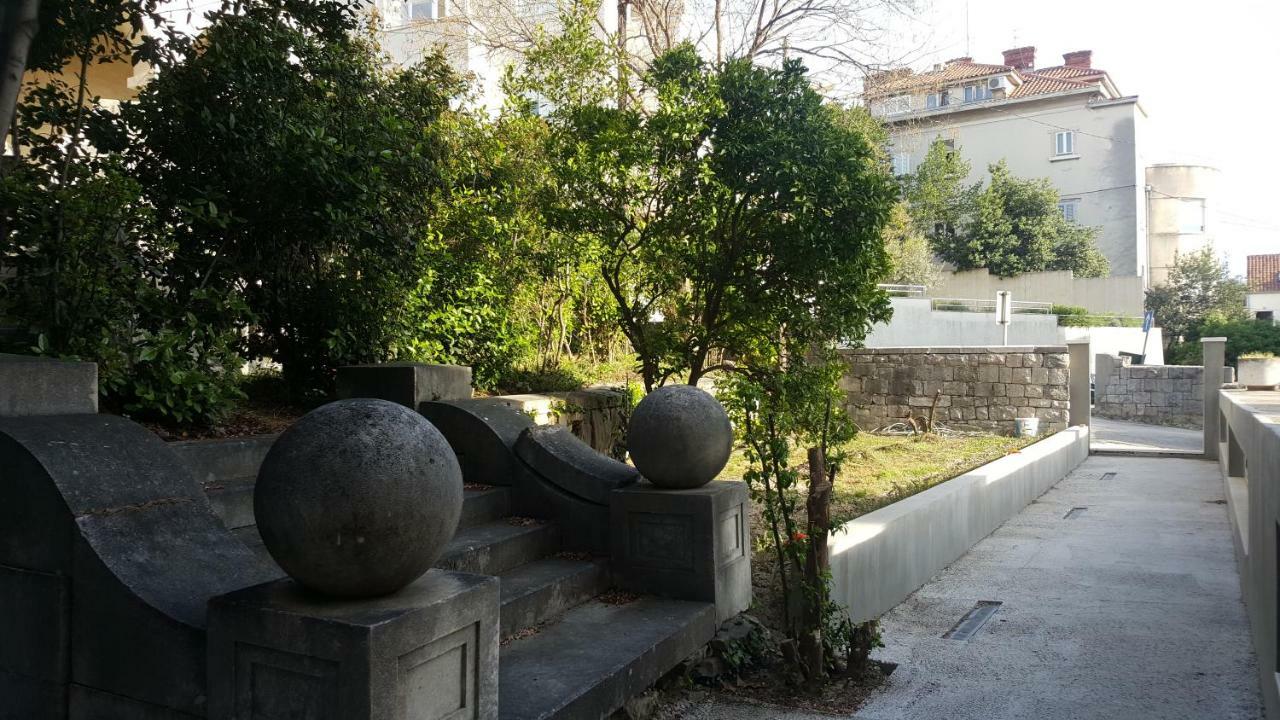 Antonija I Mateo, In The Center Of Split