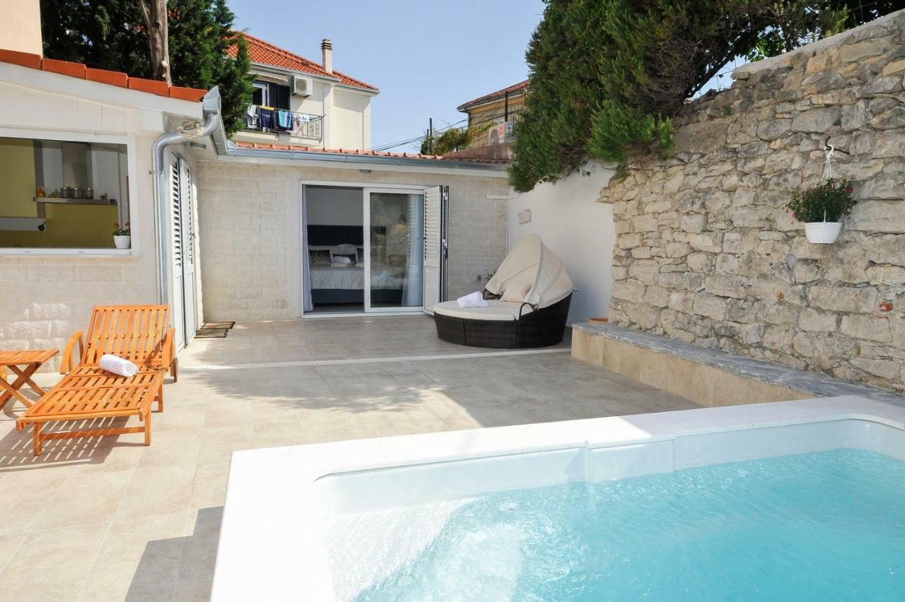 Private Oasis-villa Sandina