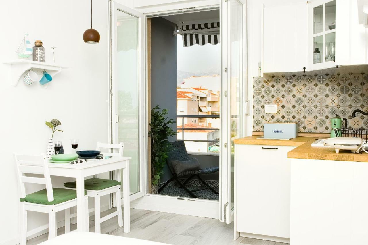 Seaside - Balcony, Sea View, Free Garage Apartment Split