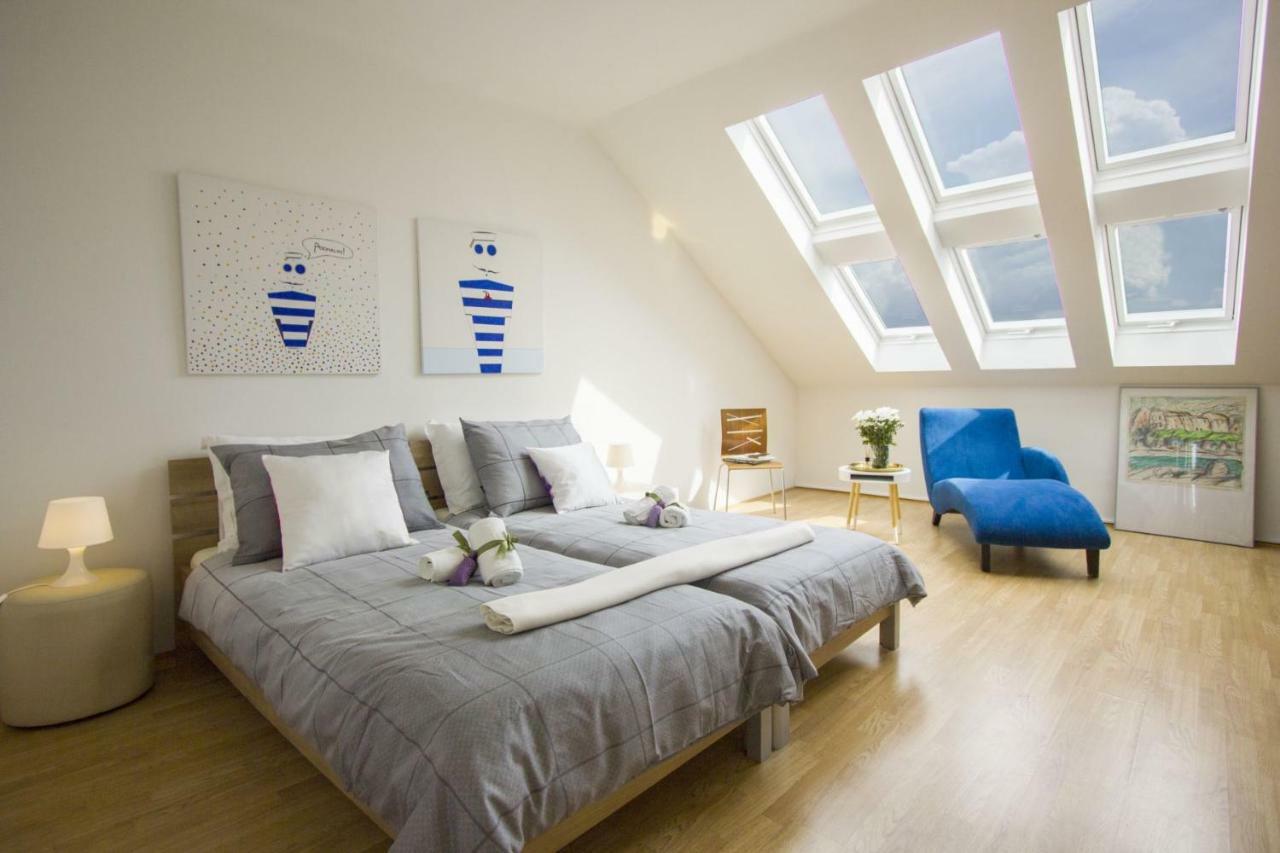 West Coast Luxury Apartment *