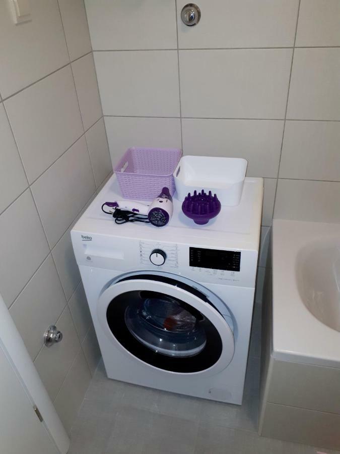 Mariloo Apartment Split