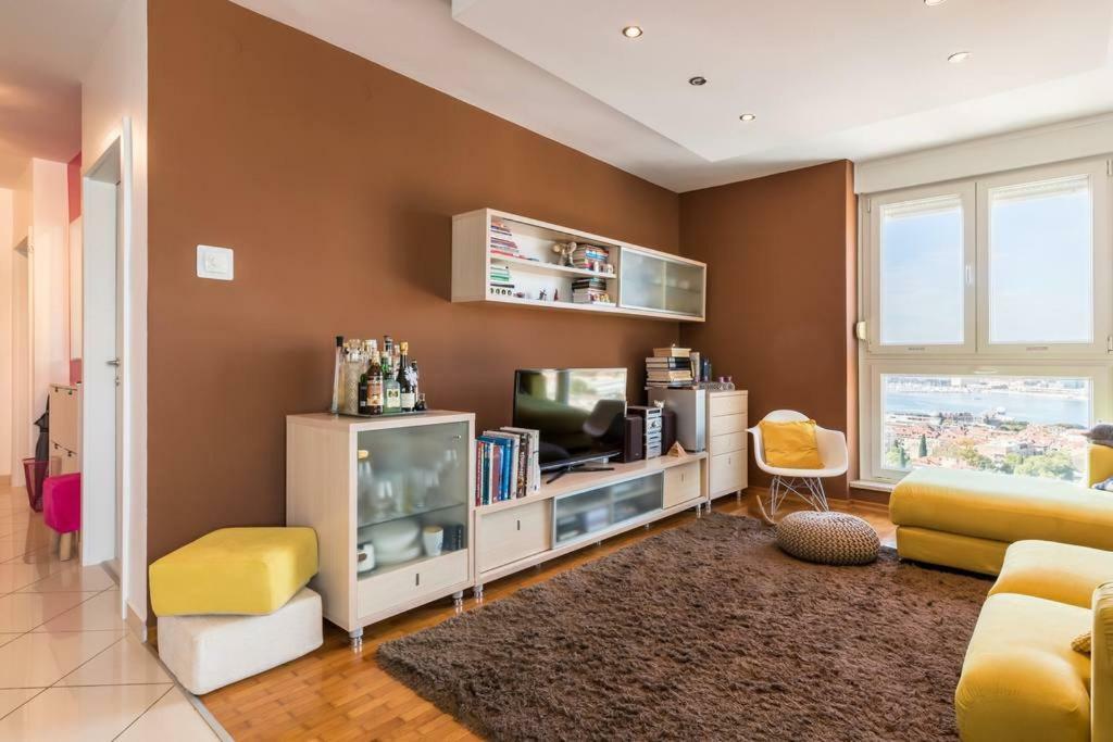 Penthouse Ema