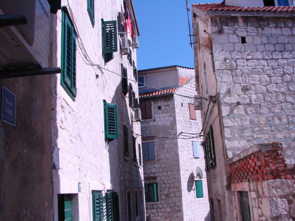 Single In The Heart Of * Split