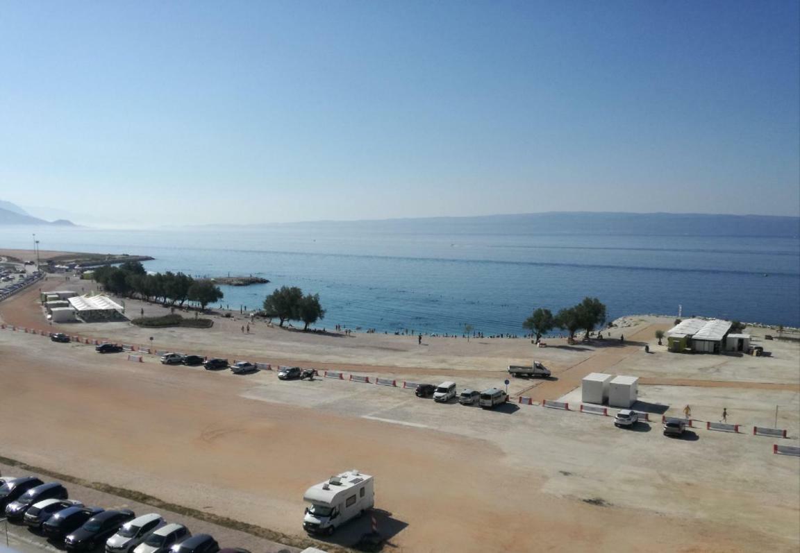 On The Beach, 2 Floors & Wide Terrace Apartment *