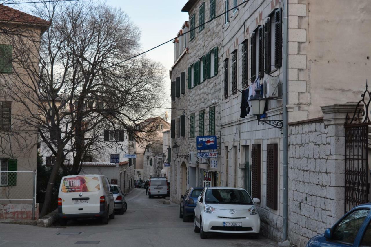 Old Town Tone Apartment Split