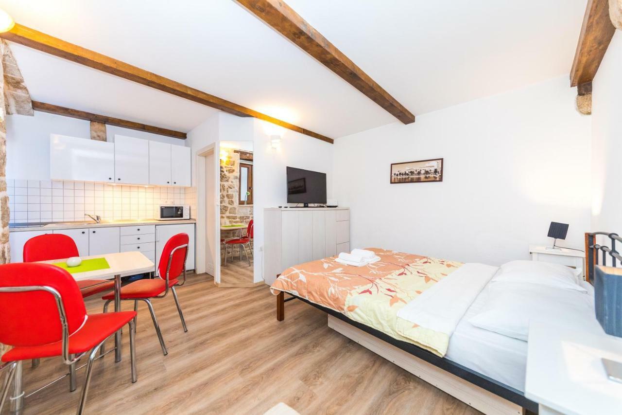 First Vestibul Apartment Split