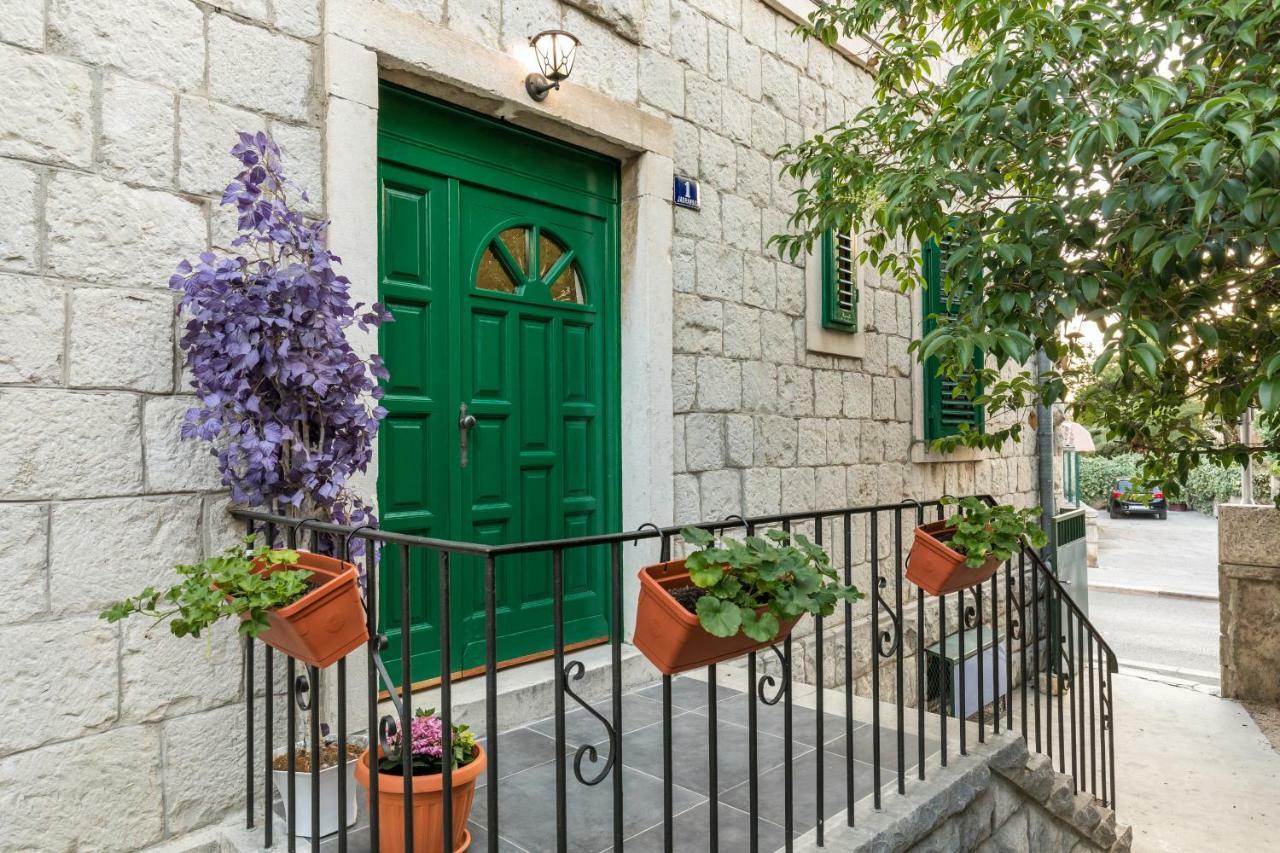 Seabed Rooms&studio Apartment *
