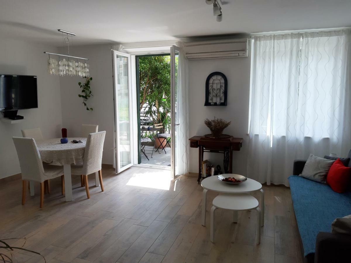Mediterraneo Apartman *
