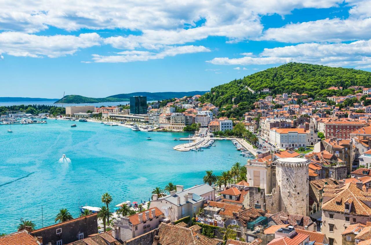 Luxury Overlooking The Split