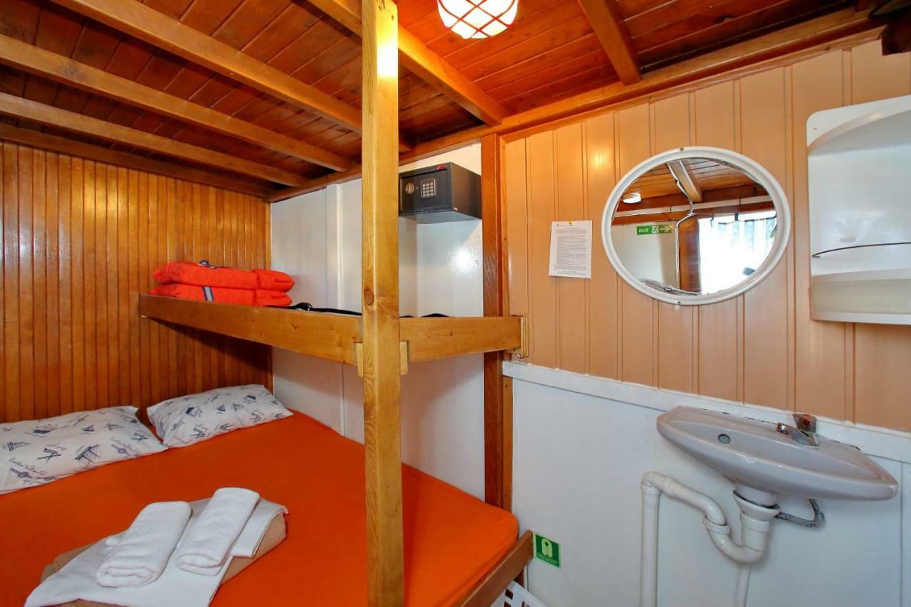 Rhythm Floating Accom - * Split