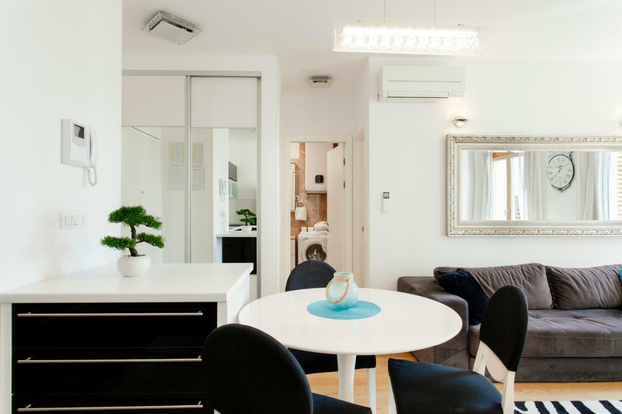 New Luxury Nives On Seaside