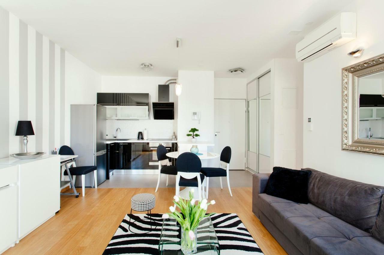 New Luxury Nives On Seaside Apartment