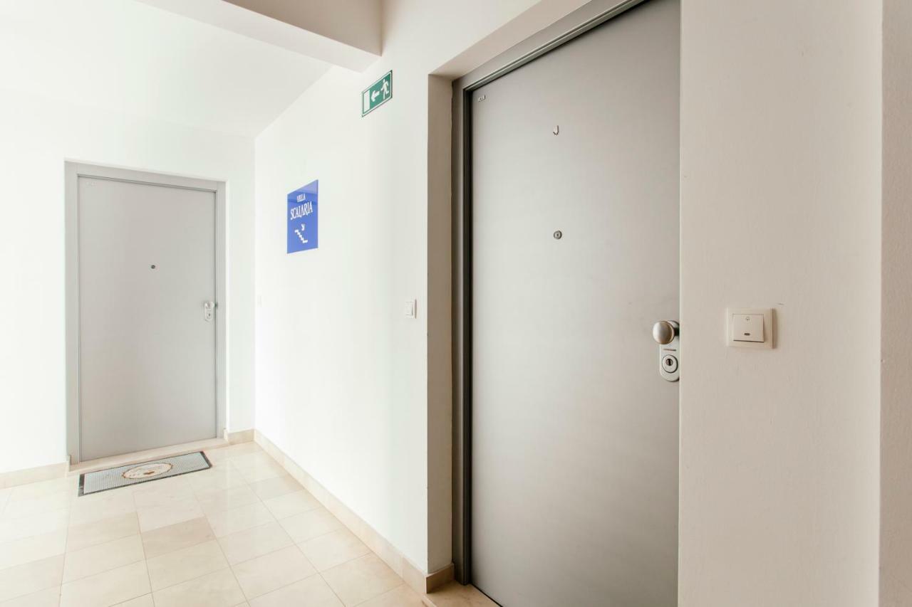 Apartment New Luxury Nives On Seaside