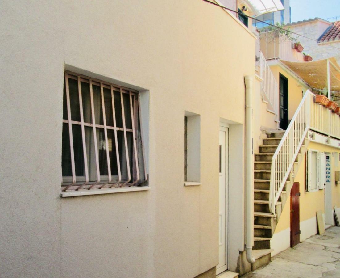 Lavender On Nincevica St- 1 Bedroom 5 Min To The Old Town Of * Split