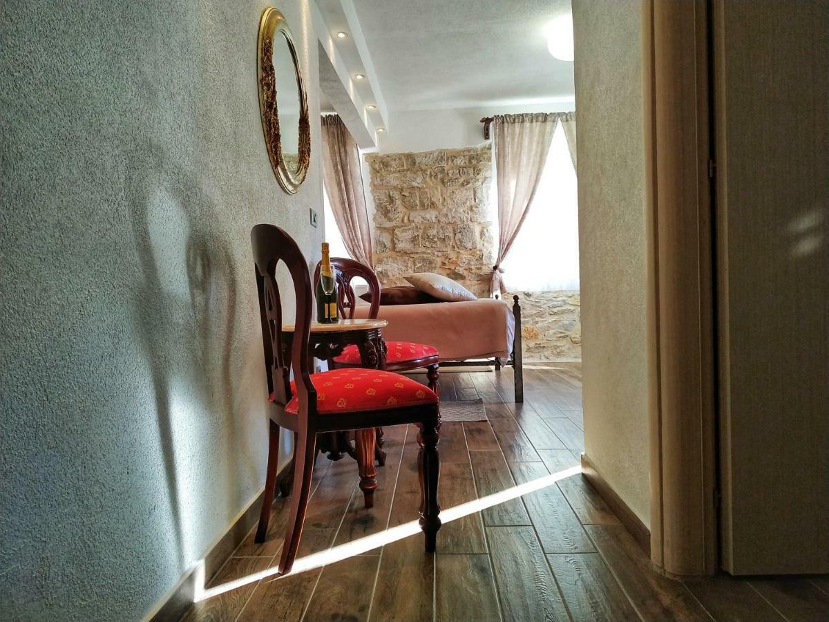 Bossa Apartment Split