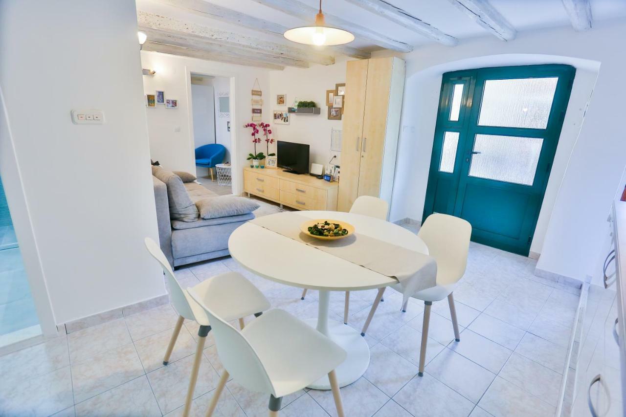 Dioniz Apartment