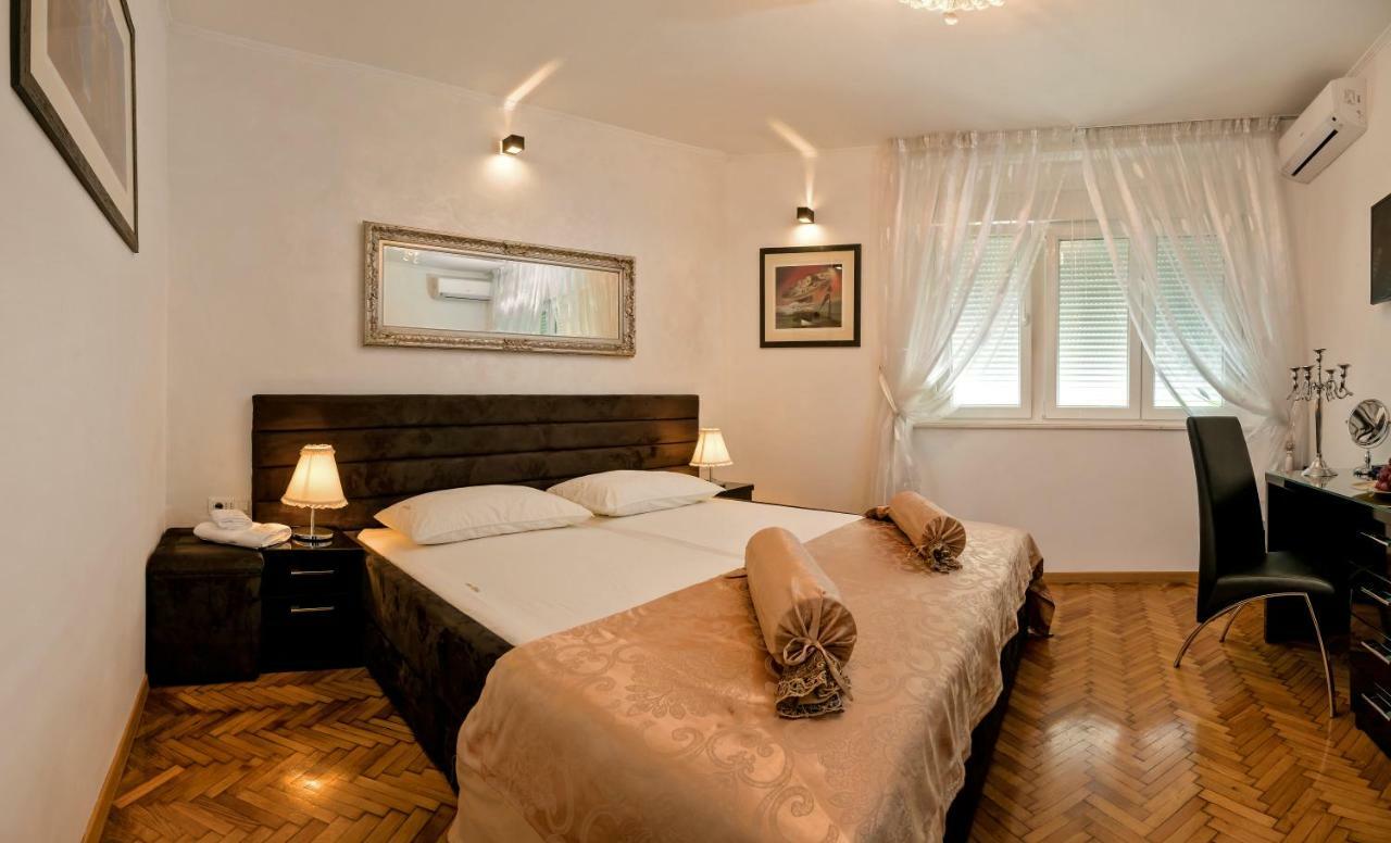 Apartment Luxury App Old Town Palace