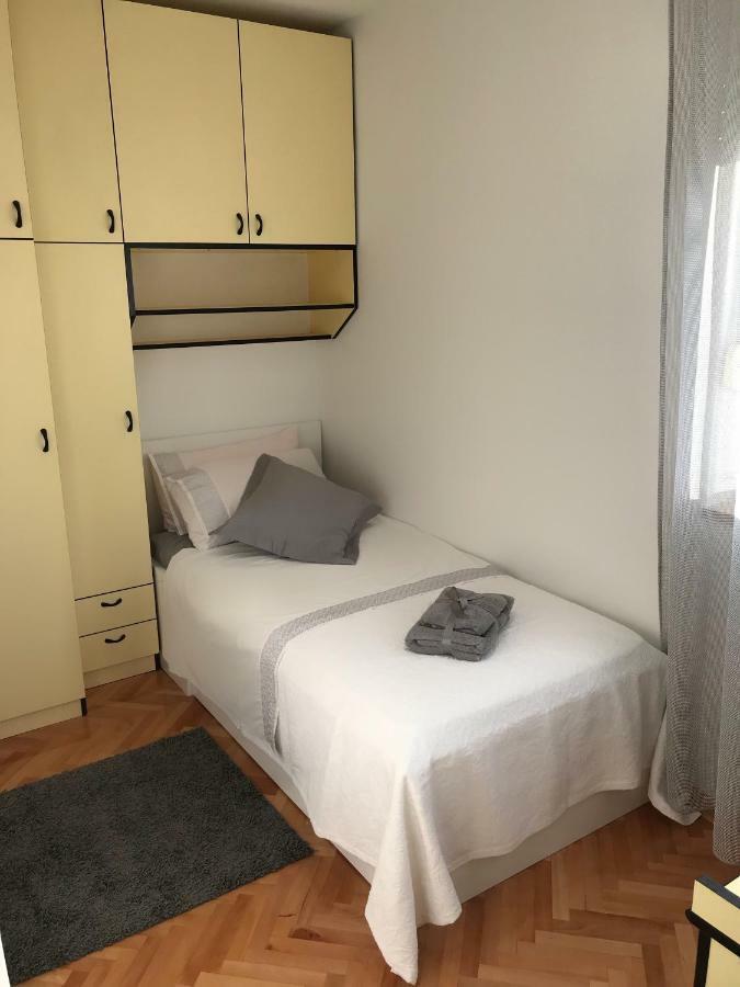Apartment M&r