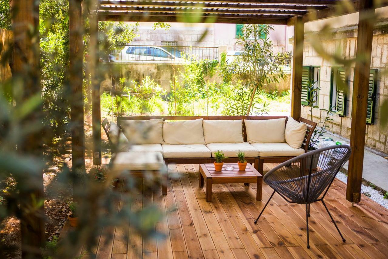 Apartment Luxurious With Private Garden *