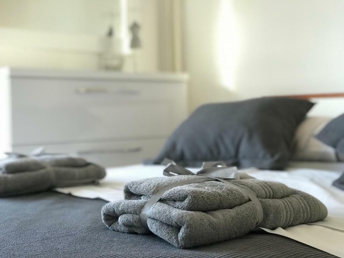 Apartment M&r *