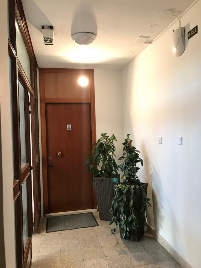 Apartment M&r
