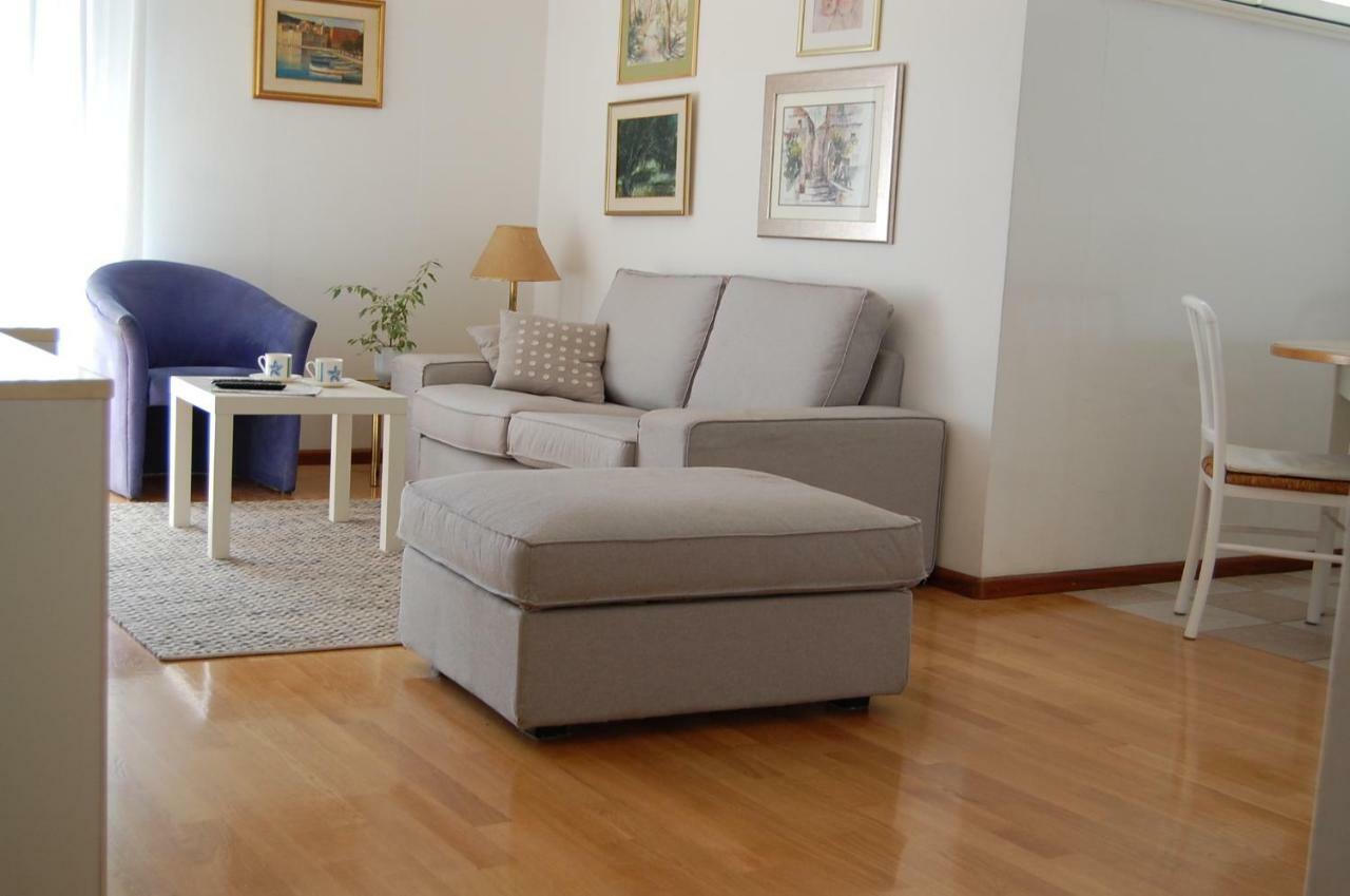 Definis Apartment *
