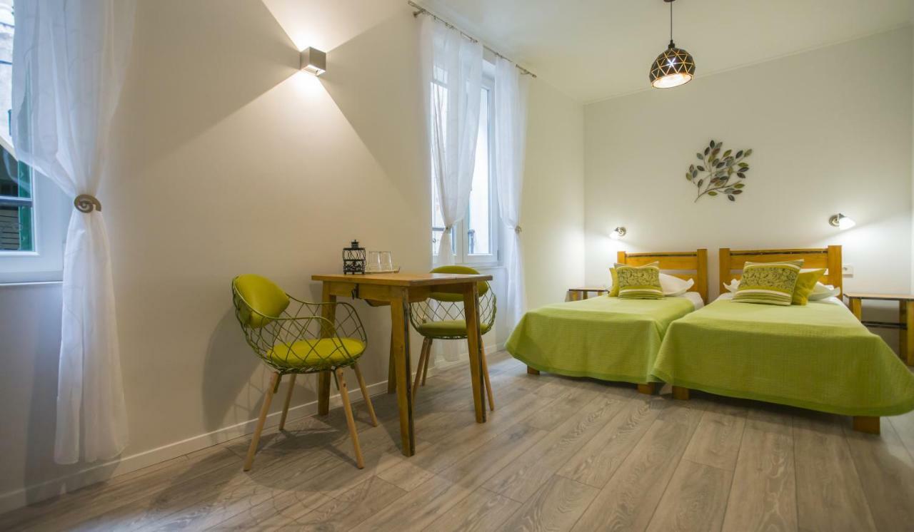 Guest house Julije Rooms 3*