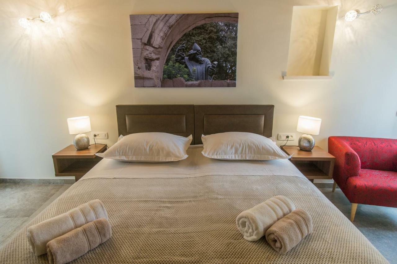 Jr Luxury Guesthouse2 4*